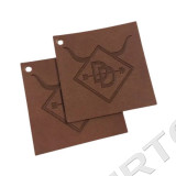 Кожаная этикетка с объемным тиснением 