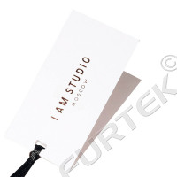 Бирка со сгибом из мелованного картона и отверстием