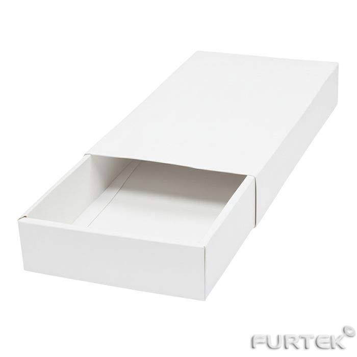 Коробка-пенал белого цвета открытая